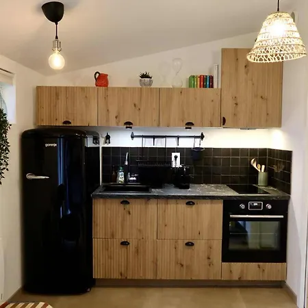 アパート Le Joli Jardin Face A L'abbaye ポンタ・ムソン