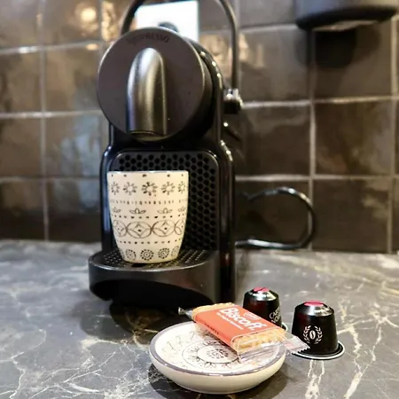 Le Joli Jardin Face A L'abbaye