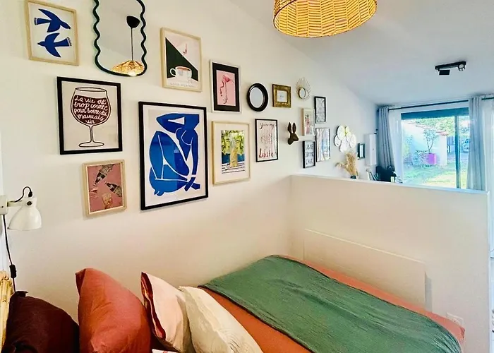 Le Joli Jardin Face A L'abbaye * ポンタ・ムソン