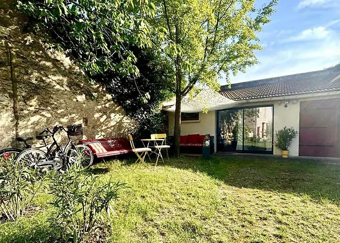 Le Joli Jardin Face A L'abbaye Pont-à-Mousson
