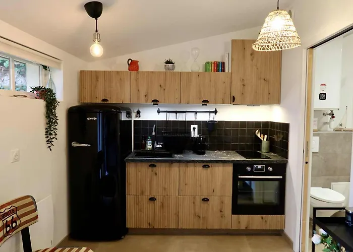 アパート Le Joli Jardin Face A L'abbaye ポンタ・ムソン