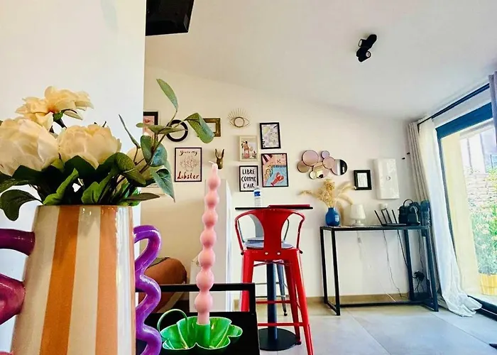 Le Joli Jardin Face A L'abbaye